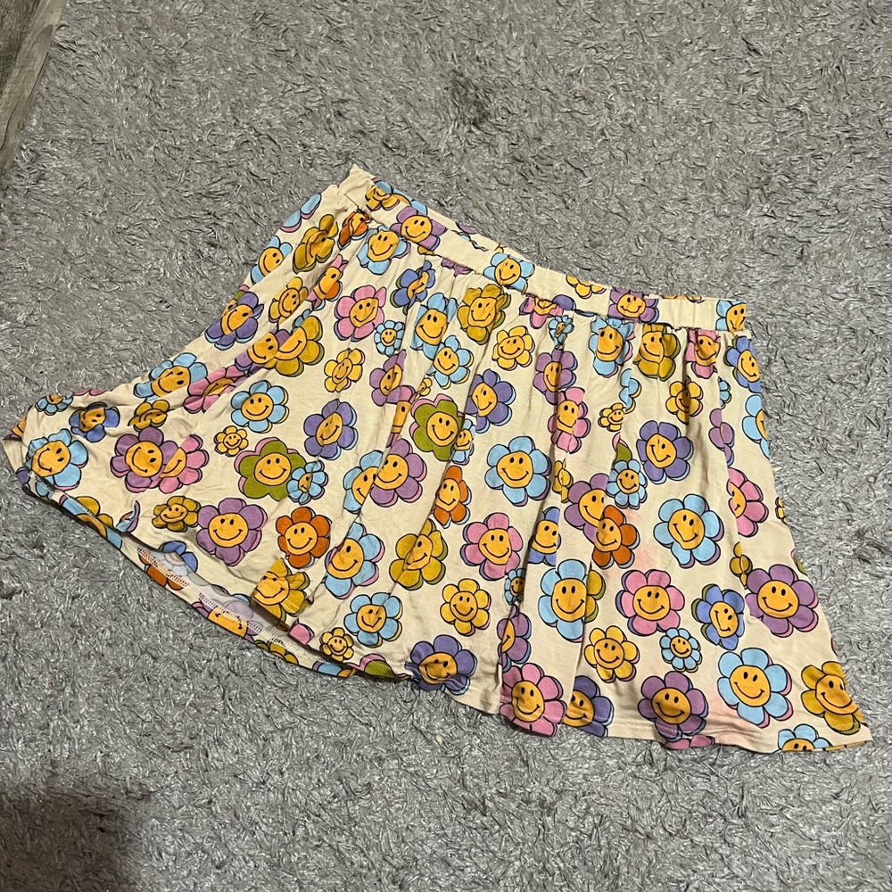 Posh peanut flower power skort